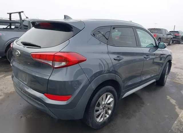 KM8J33A43JU600807 2018 2018 Hyundai Tucson- Sel 4