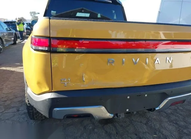 7FCTGAAA2NN005811 2022 2022 Rivian R1T- Adventure 6