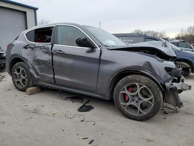 ZASFAKAN1J7C28277 2018 2018 Alfa Romeo Stelvio 4