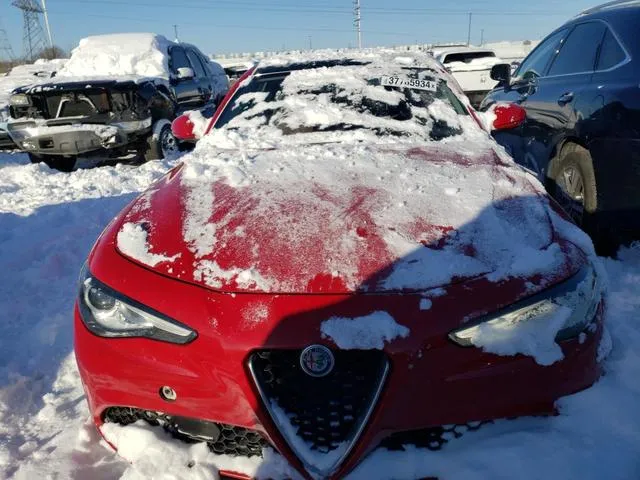 ZARFAEDN8H7546533 2017 2017 Alfa Romeo Giulia- Q4 5