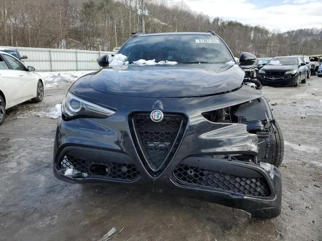 ZASPAKBN2N7D49215 2022 2022 Alfa Romeo Stelvio- TI 5