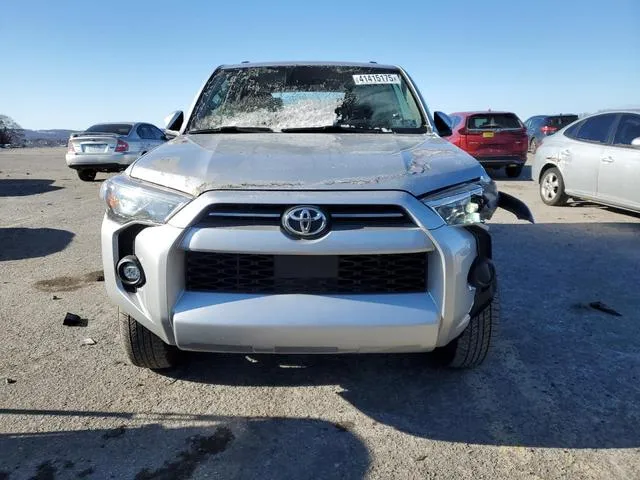 JTEMU5JR5P6138250 2023 2023 Toyota 4runner- SE 5