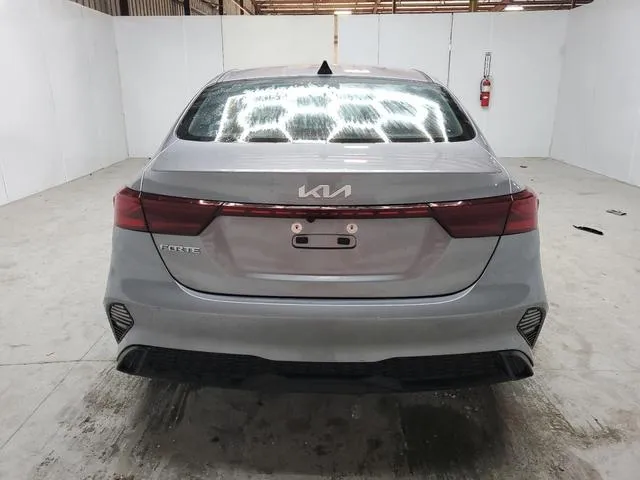 3KPF24AD7PE588591 2023 2023 KIA Forte- LX 6