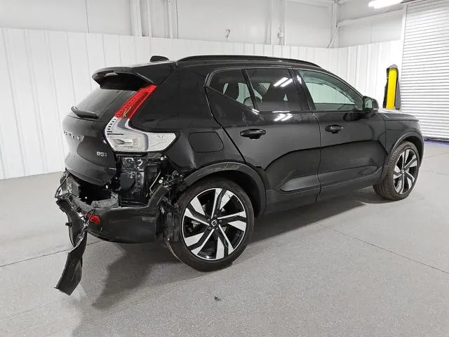 YV4L12UC5S2509919 2025 2025 Volvo XC40- Plus 3