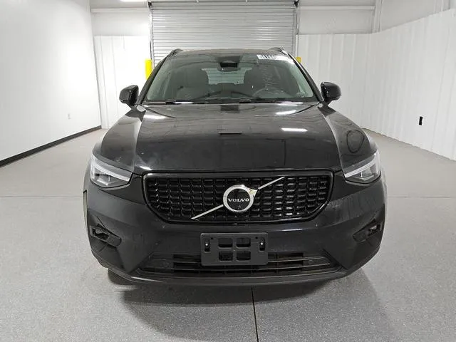 YV4L12UC5S2509919 2025 2025 Volvo XC40- Plus 5