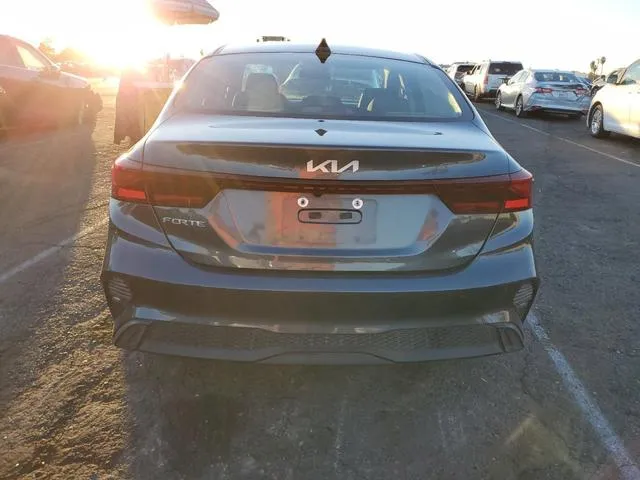 3KPF24AD1RE739590 2024 2024 KIA Forte- LX 6