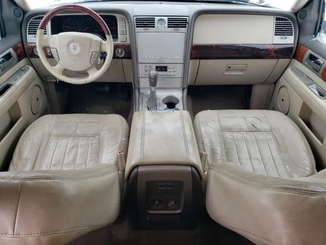 5LMFU28R94LJ25315 2004 2004 Lincoln Navigator 8