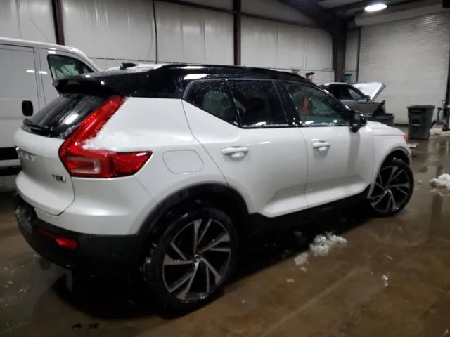 YV4162UM3N2719053 2022 2022 Volvo XC40- T5 R-Design 3