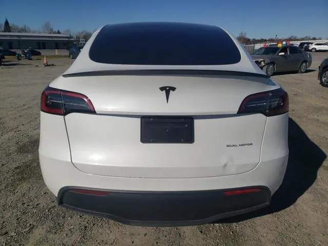 7SAYGDEE7RF070588 2024 2024 Tesla MODEL Y 6