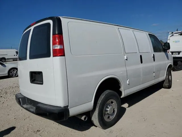 1GCWGAF73M1242040 2021 2021 Chevrolet Express 3