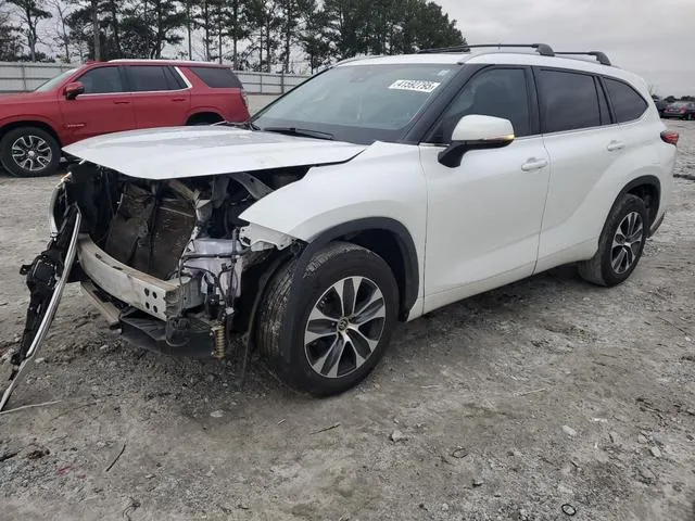 5TDHZRAH0NS101349 2022 2022 Toyota Highlander- Xle 1