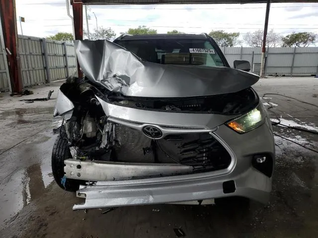 5TDGZRAH9NS107159 2022 2022 Toyota Highlander- Xle 5