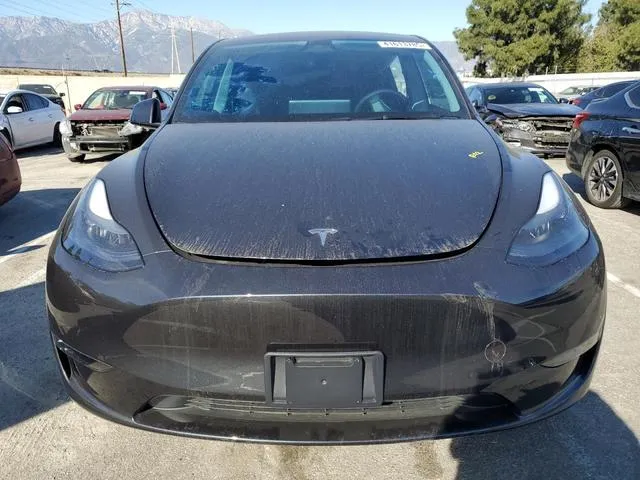 7SAYGDEE5SF242588 2025 2025 Tesla MODEL Y 5