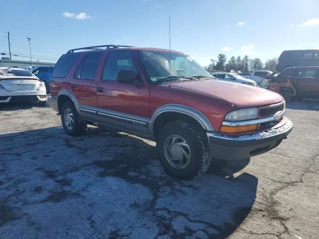 1GNDT13W8Y2241861 2000 2000 Chevrolet Blazer 4