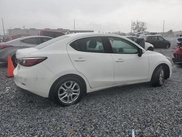 3MYDLBYVXJY303140 2018 2018 Toyota Yaris 3