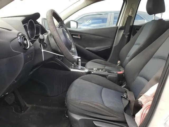 3MYDLBYVXJY303140 2018 2018 Toyota Yaris 7