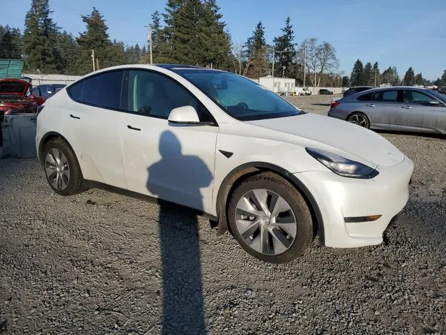 5YJYGAEE9MF245573 2021 2021 Tesla MODEL Y 4