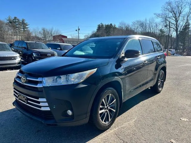 5TDJZRFH6JS852458 2018 2018 Toyota Highlander- SE 2