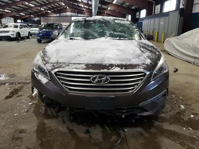 5NPE24AF7FH256626 2015 2015 Hyundai Sonata- SE 5