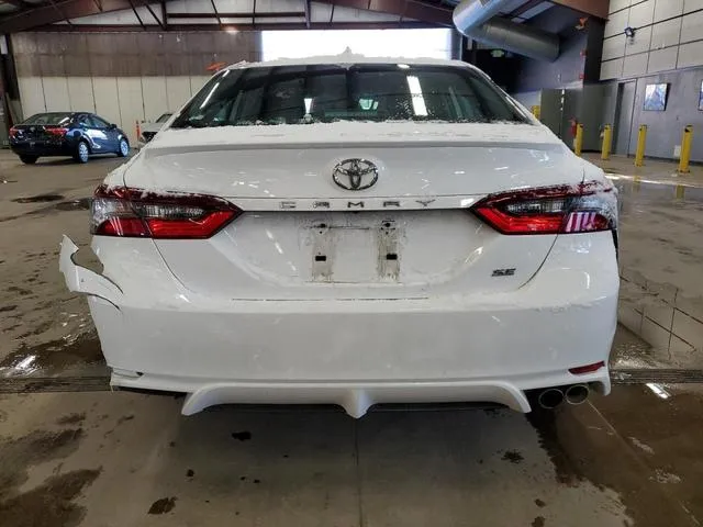 4T1G11AK9NU709944 2022 2022 Toyota Camry- SE 6