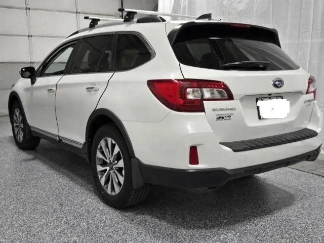 4S4BSATCXH3418540 2017 2017 Subaru Outback- Touring 3