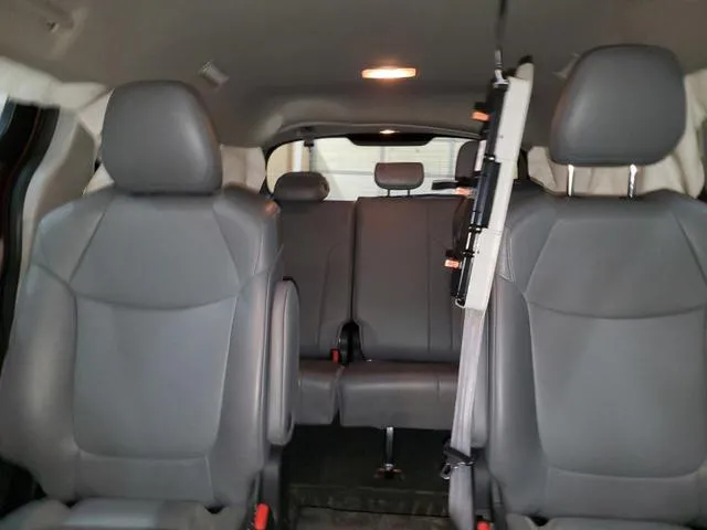 5TDYRKEC8NS085424 2022 2022 Toyota Sienna- Xle 10