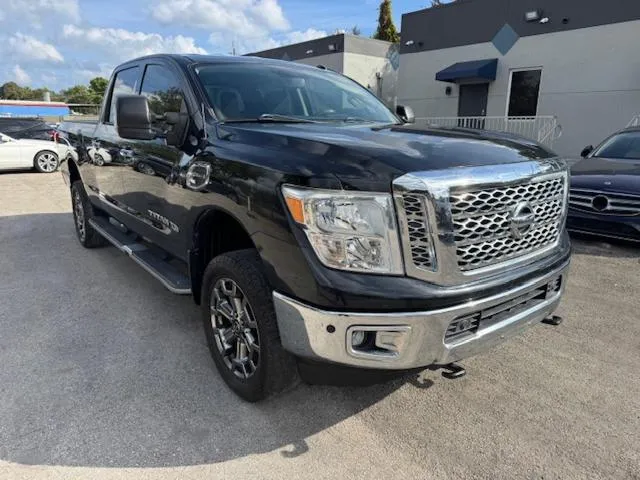 1N6BA1F4XHN565096 2017 2017 Nissan Titan- SL 4