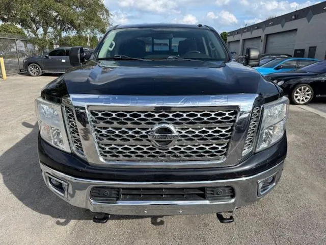 1N6BA1F4XHN565096 2017 2017 Nissan Titan- SL 5