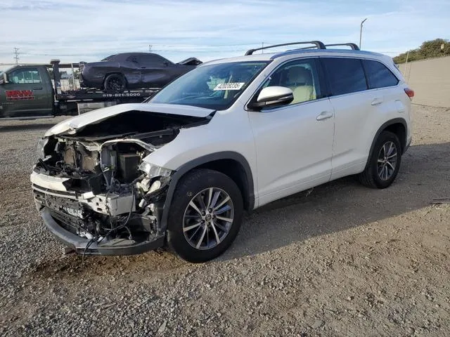 5TDKZRFH3JS276896 2018 2018 Toyota Highlander- SE 1