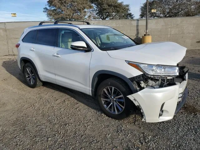 5TDKZRFH3JS276896 2018 2018 Toyota Highlander- SE 4