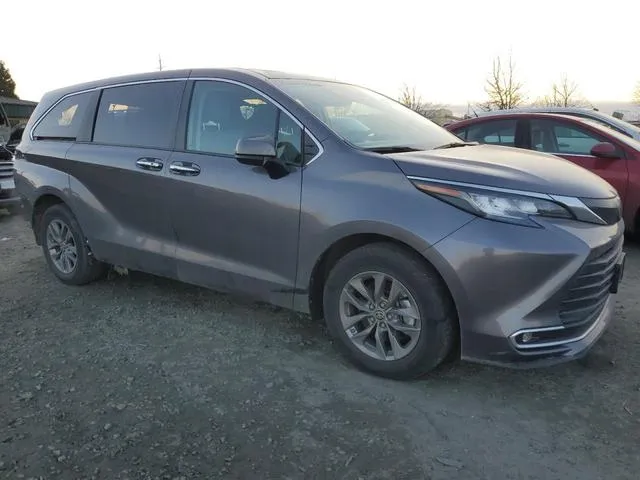 5TDYRKEC1PS143649 2023 2023 Toyota Sienna- Xle 4