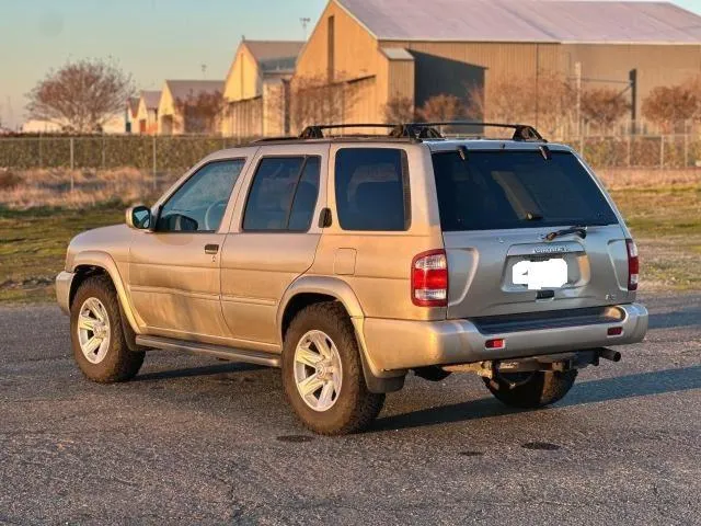 JN8DR09Y12W714871 2002 2002 Nissan Pathfinder- LE 3