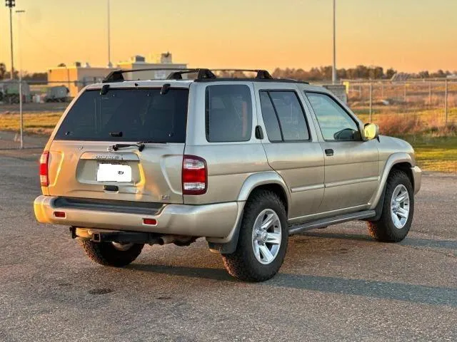 JN8DR09Y12W714871 2002 2002 Nissan Pathfinder- LE 4