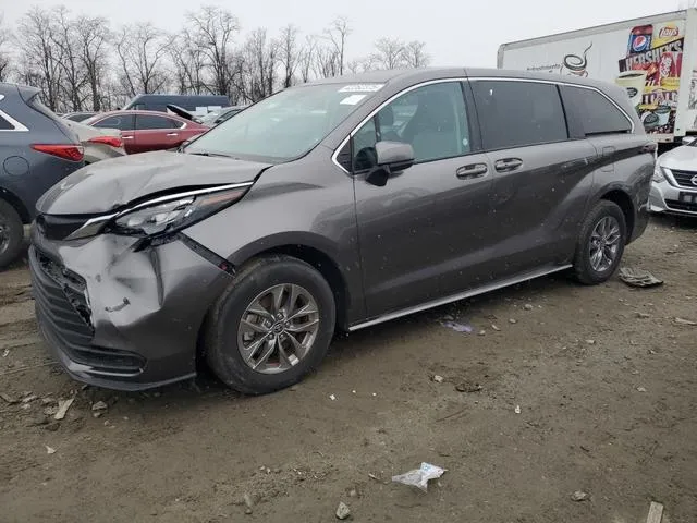 5TDKRKECXRS180241 2024 2024 Toyota Sienna- LE 1