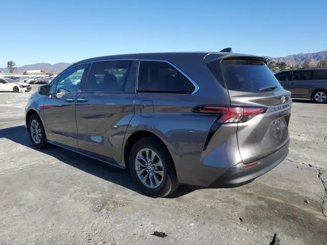 5TDYRKEC6MS008758 2021 2021 Toyota Sienna- Xle 2