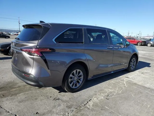 5TDYRKEC6MS008758 2021 2021 Toyota Sienna- Xle 3