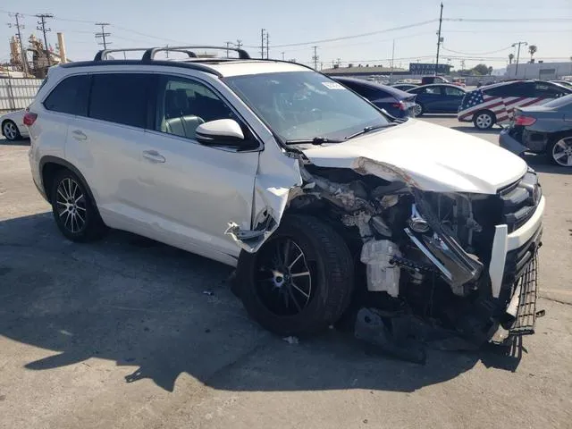 5TDKZRFH2JS527374 2018 2018 Toyota Highlander- SE 4