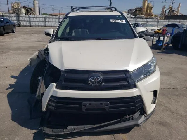 5TDKZRFH2JS527374 2018 2018 Toyota Highlander- SE 5