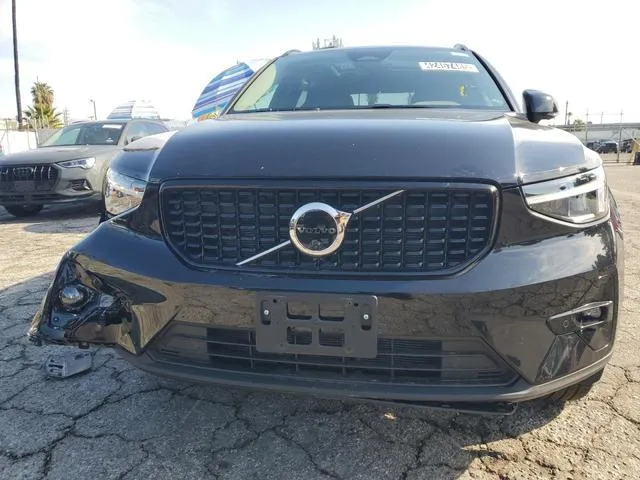 YV4L12UC7S2501174 2025 2025 Volvo XC40- Plus 5