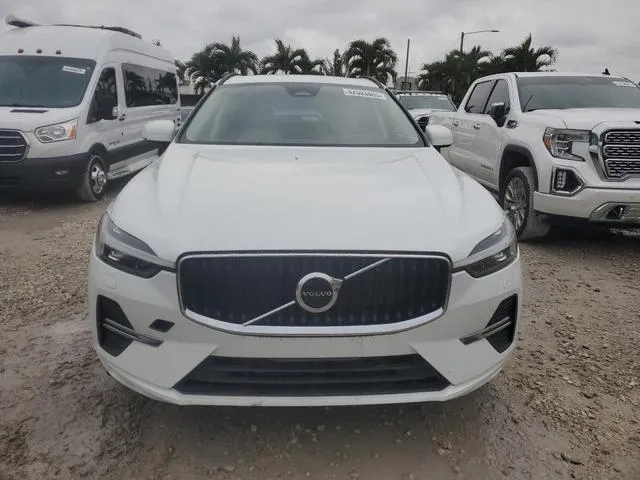 YV4L12RK1N1944981 2022 2022 Volvo XC60- B5 Momentum 5