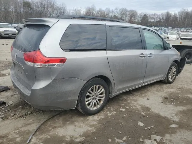 5TDYK3DC8CS191395 2012 2012 Toyota Sienna- Xle 3