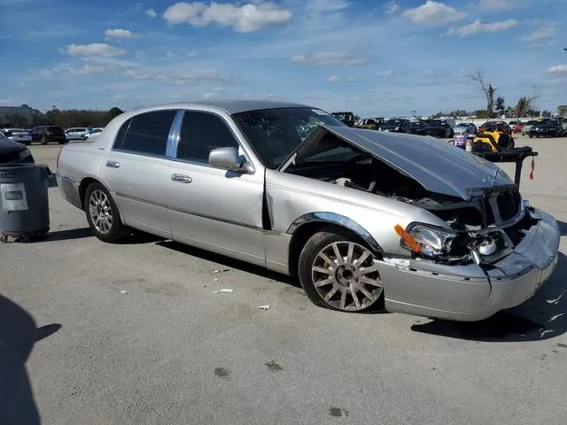 1LNHM81W37Y633785 2007 2007 Lincoln Town Car- Signature 4