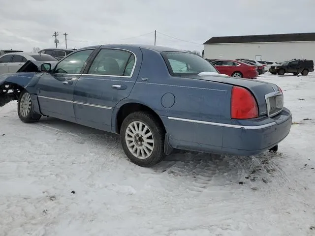 1LNHM82W35Y634883 2005 2005 Lincoln Town Car- Signature Lim 2