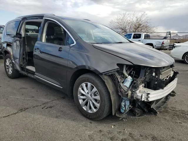 2C4RC1BG5KR730901 2019 2019 Chrysler Pacifica- Touring L 4