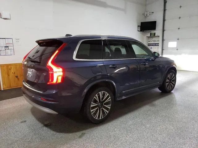 YV4102PK2N1798250 2022 2022 Volvo XC90- T5 Momentum 3