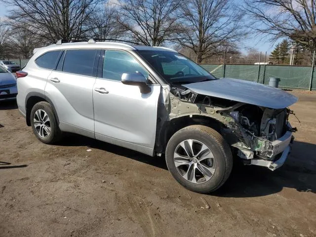 5TDHZRBH0MS142741 2021 2021 Toyota Highlander- Xle 4