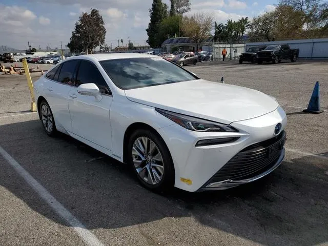 JTDAAAAA8NA005897 2022 2022 Toyota Mirai- LE 4