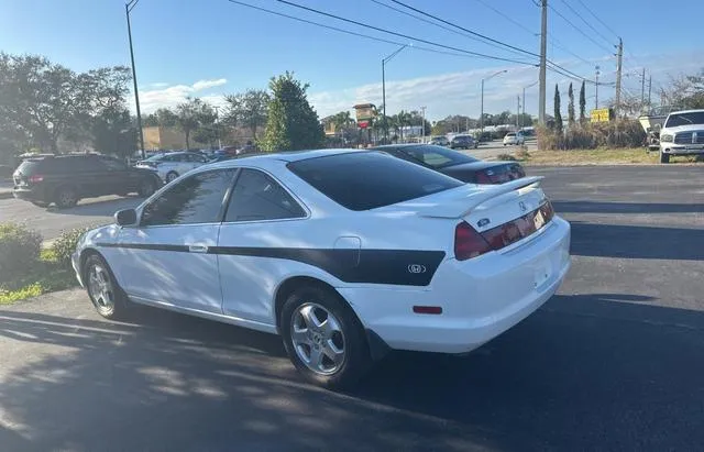 1HGCG2259YA030988 2000 2000 Honda Accord- EX 3