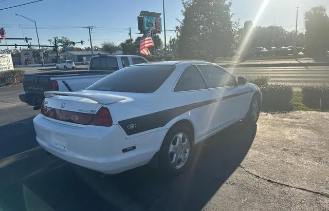 1HGCG2259YA030988 2000 2000 Honda Accord- EX 4