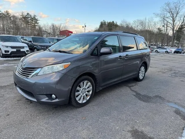 5TDDK3DC8BS002466 2011 2011 Toyota Sienna- Xle 2